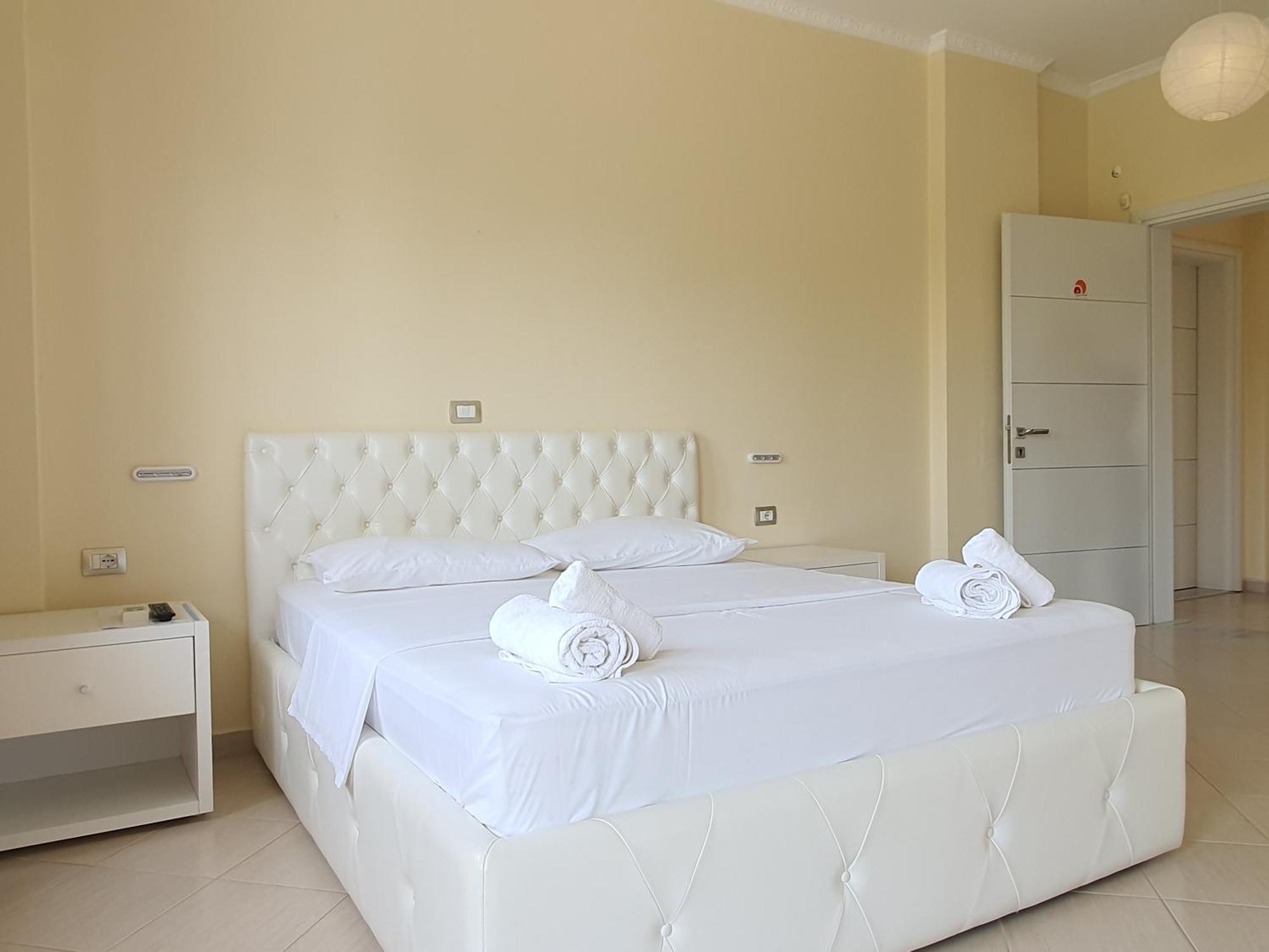Mintt Hotel Ksamil Eksteriør billede